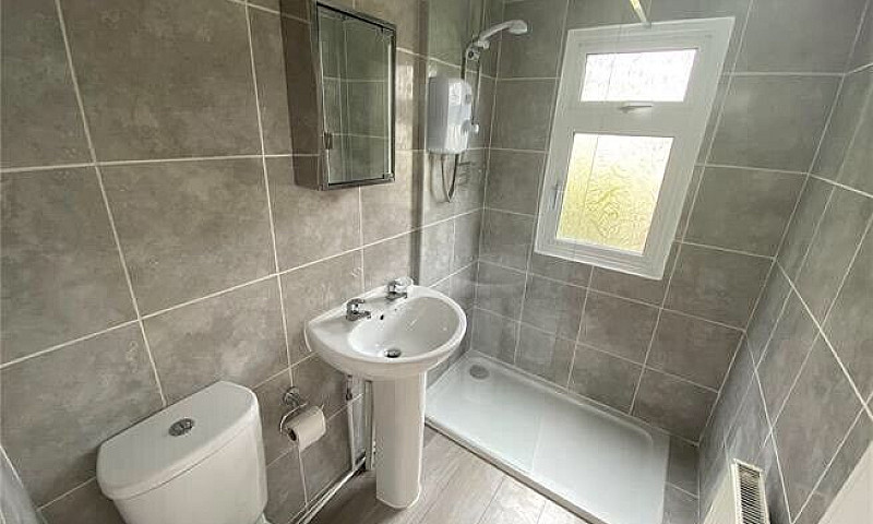 ** Newly Renovated *...