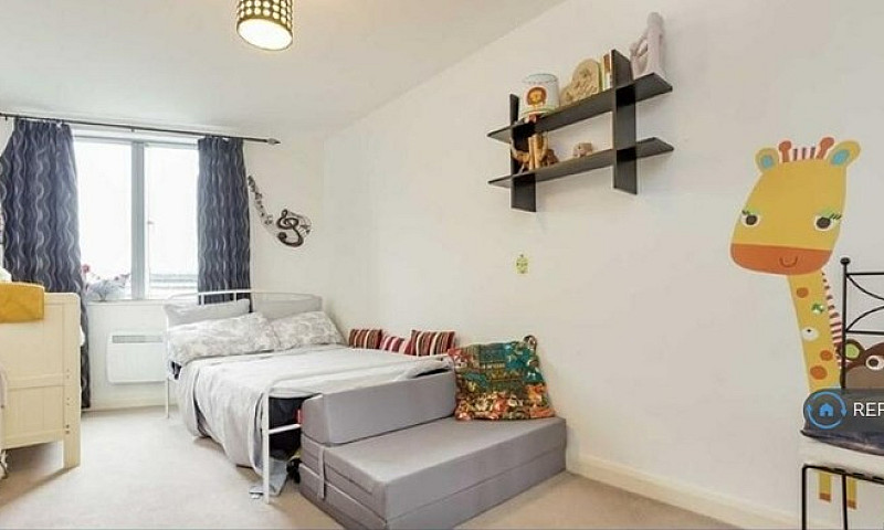 2 Bedroom Flat In Fo...