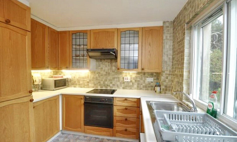 Large 2 Bedroom Flat...