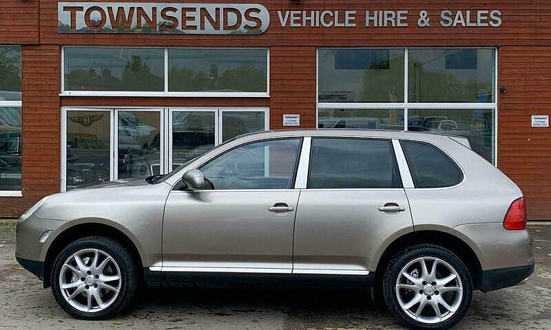 Porsche Cayenne S 4....