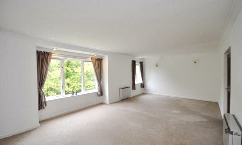 Large 2 Bedroom Flat...