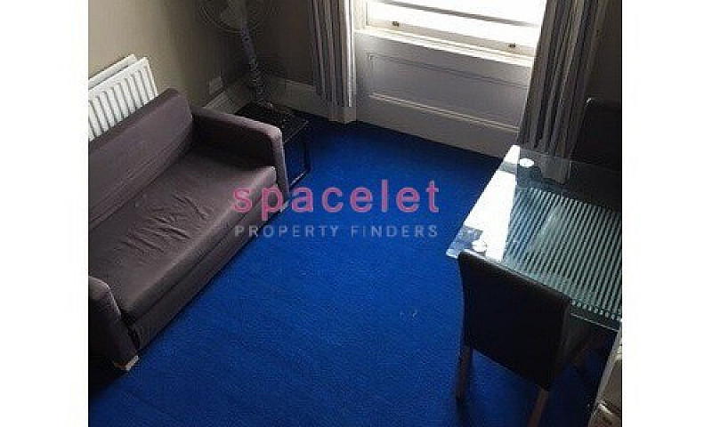 Studio To Rent St St...