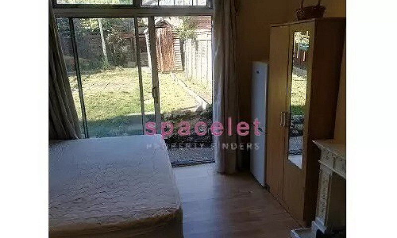 Double Garden Room T...