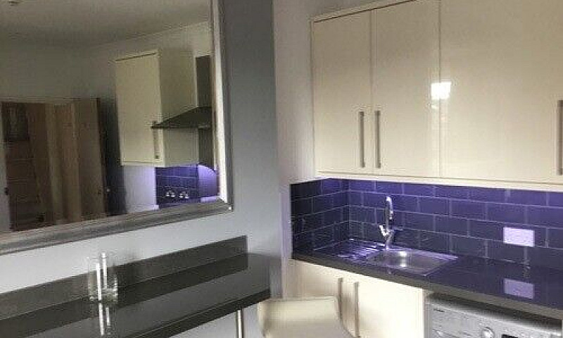 Studio To Rent Sheph...