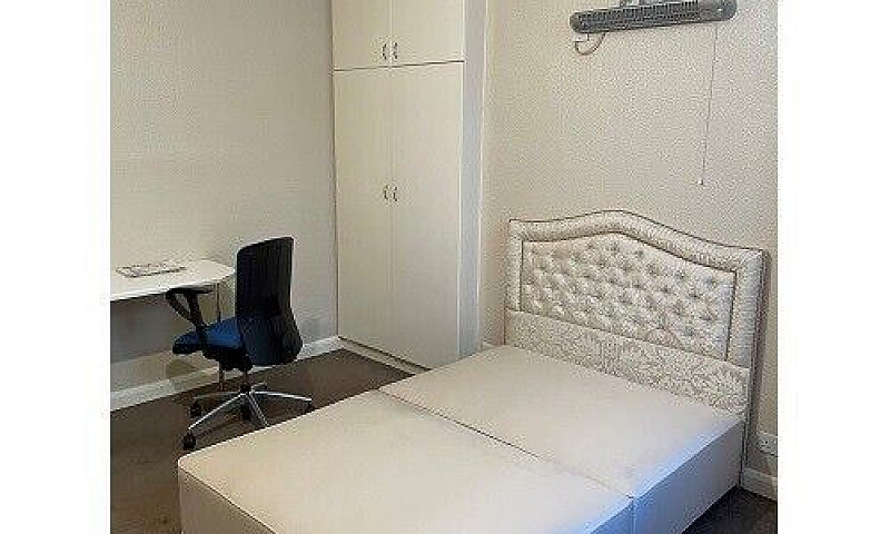 Semi-Studio Flat To ...