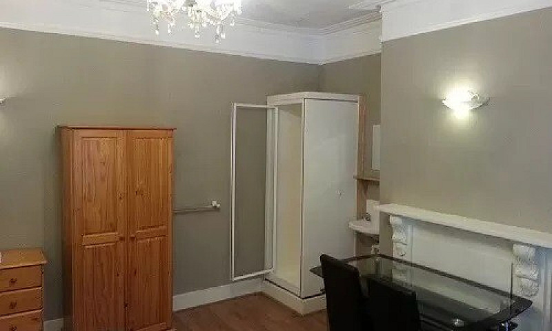 Studio To Rent Hamme...