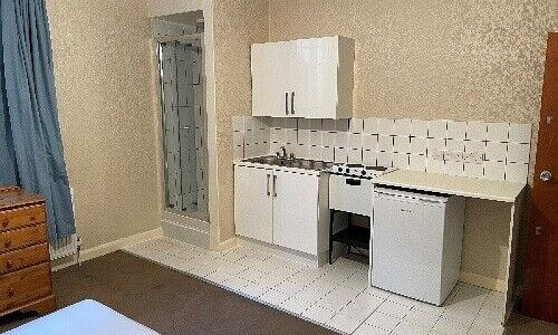Semi-Studio Flat To ...