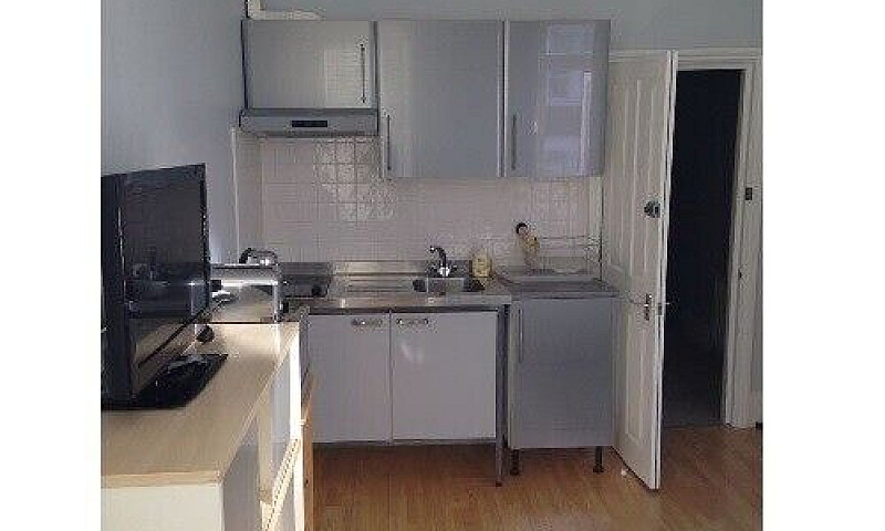 Studio To Rent Stanl...