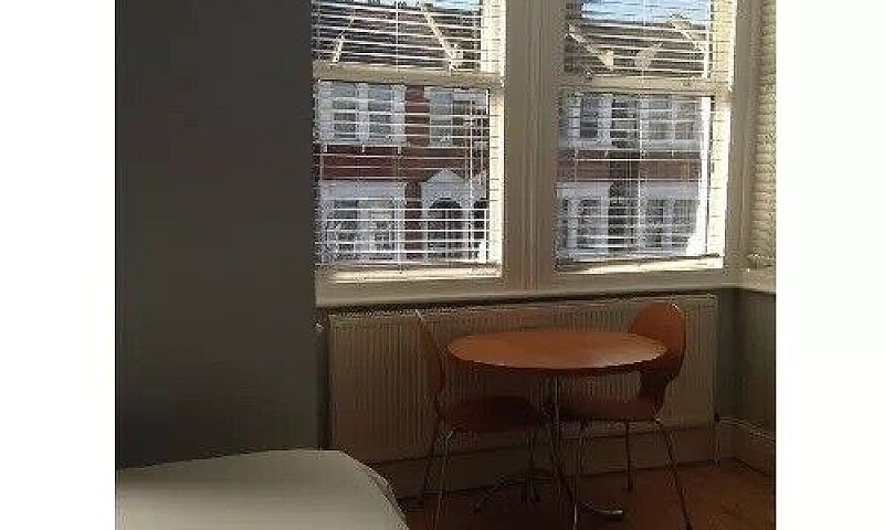 Studio To Rent Stanl...