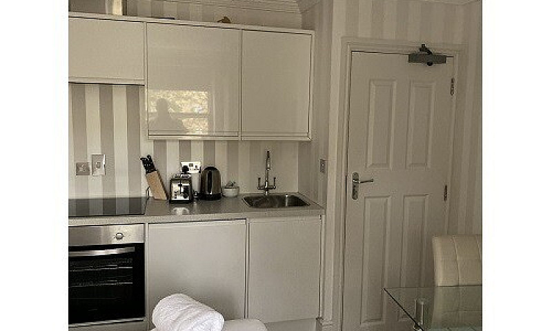  Semi-Studio To Rent...