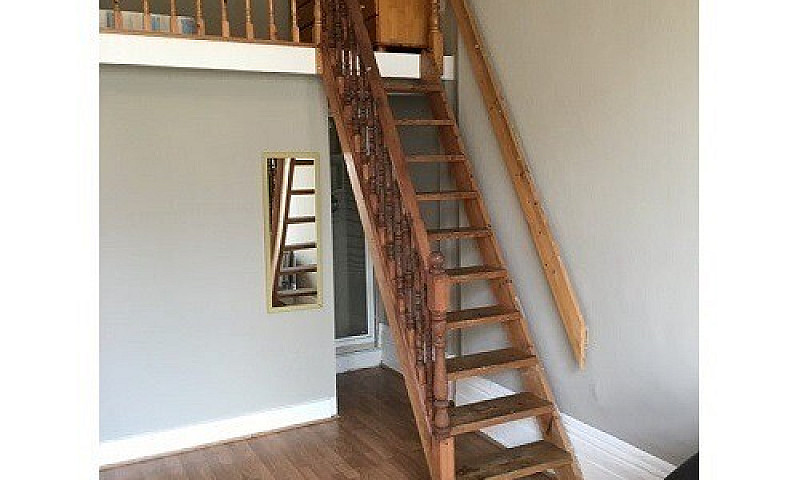 Studio To Rent Holla...