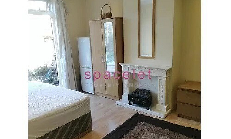 Double Garden Room T...