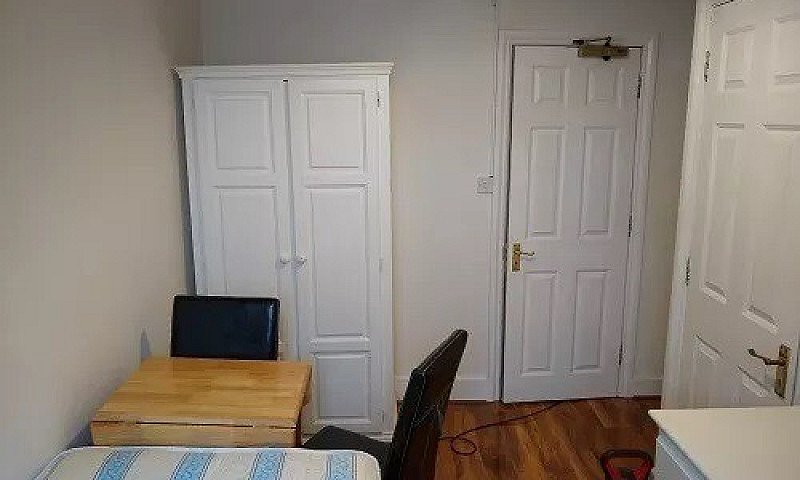 Studio To Rent Chisw...