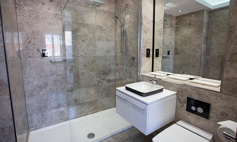 2 Bedroom, 2 Bathroo...