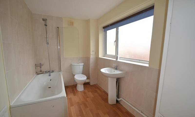 3 Bed House Craddock...
