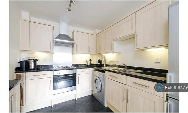1 Bedroom Flat In Cl...