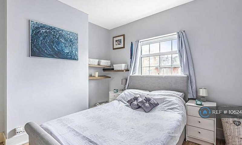 3 Bedroom House In A...