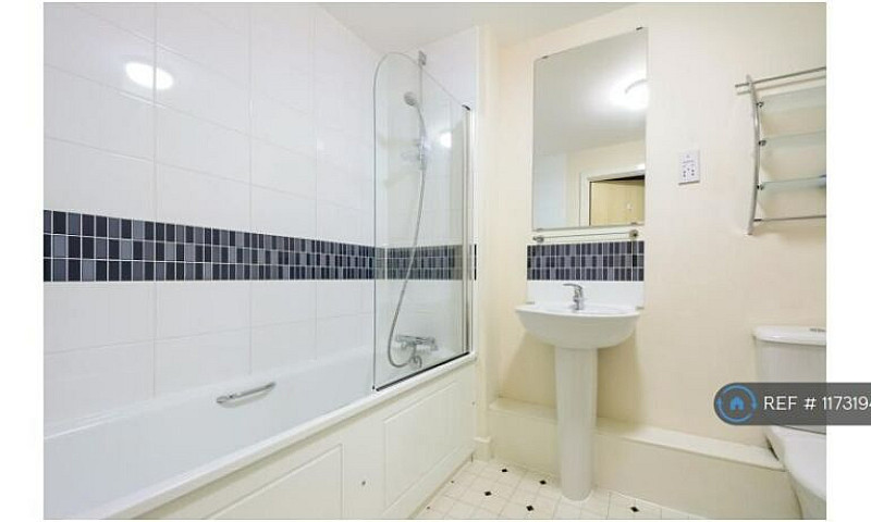 1 Bedroom Flat In Cl...