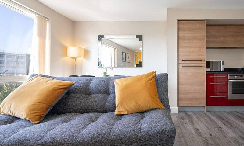 Furnished 1 Bedroom ...