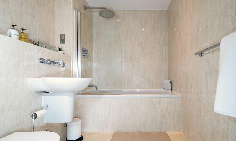 Furnished 1 Bedroom ...