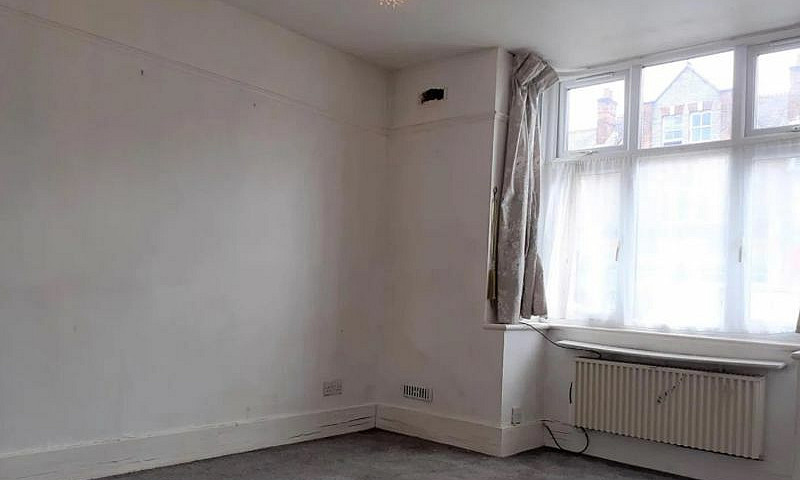 1 Bedroom Flat In Hi...