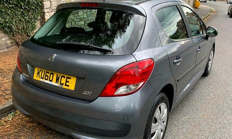 Peugeot 207 1.4 Petr...