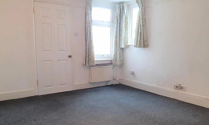 1 Bedroom Flat In Hi...