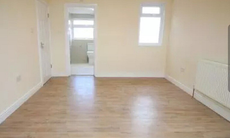 First Floor 2 Bedroo...