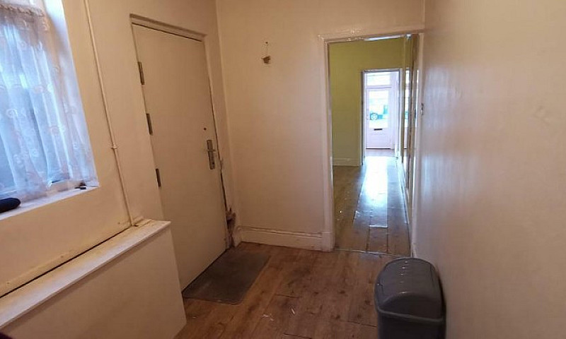 1 Bedroom House In W...