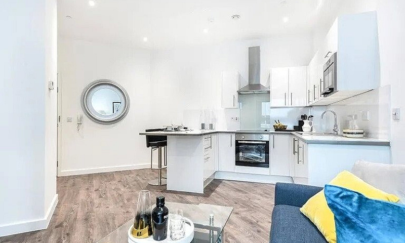 ***Lovely New 1 Bed ...