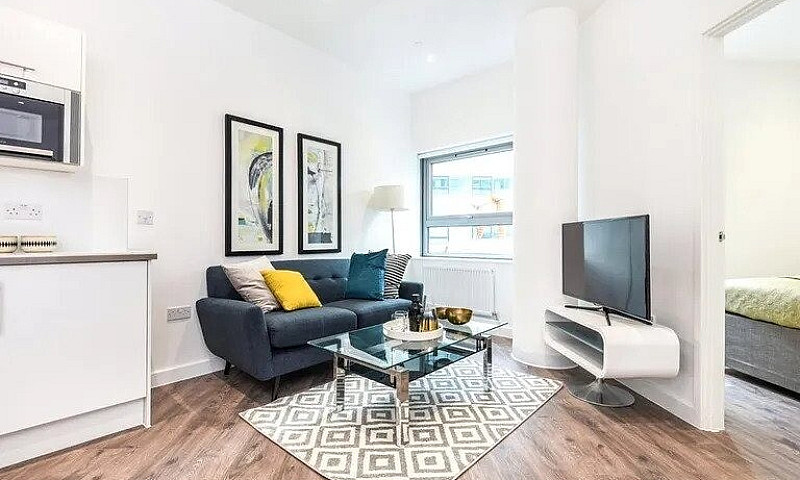 ***Lovely New 1 Bed ...