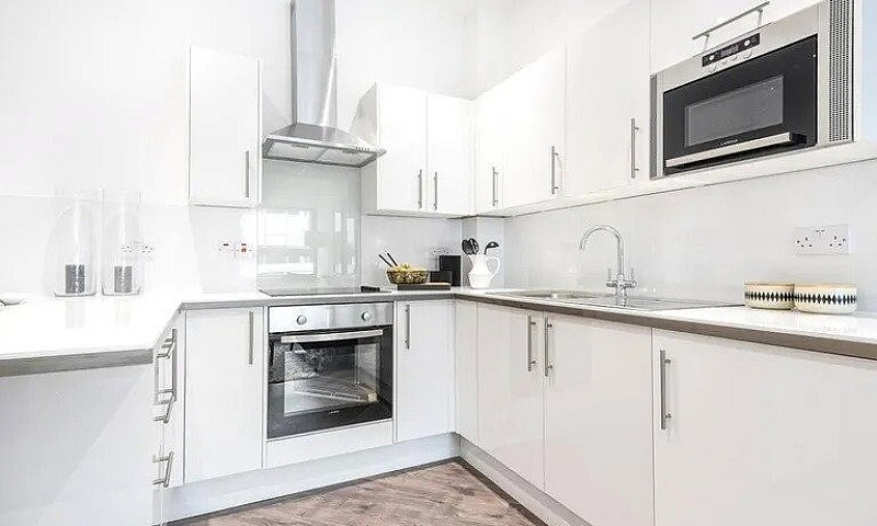 ***Lovely New 1 Bed ...
