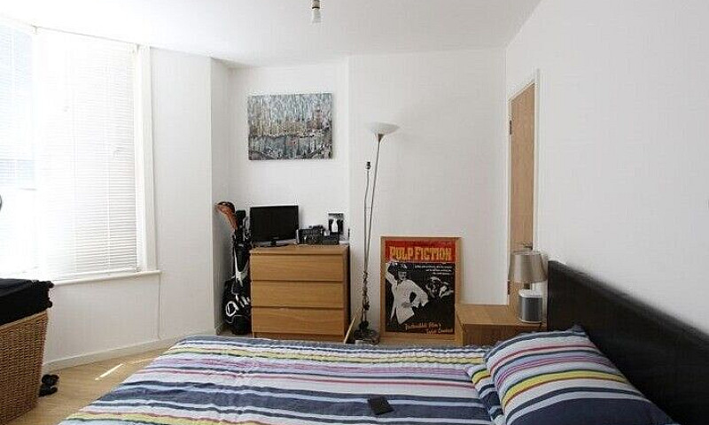 Lovely 2 Bed Flat- B...