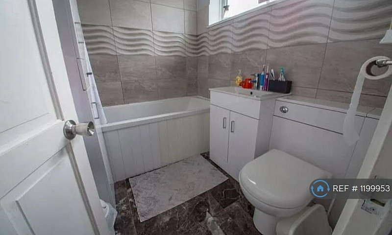 3 Bedroom House In B...