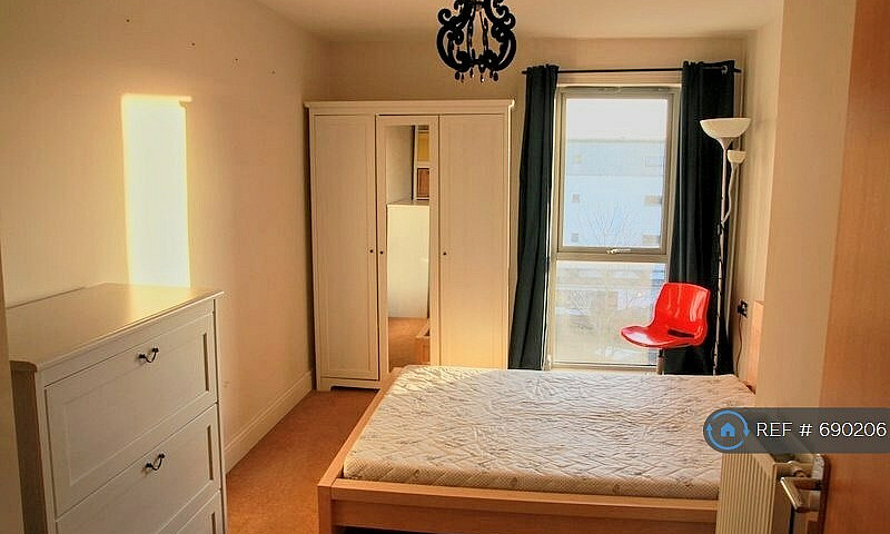 2 Bedroom Flat In Go...
