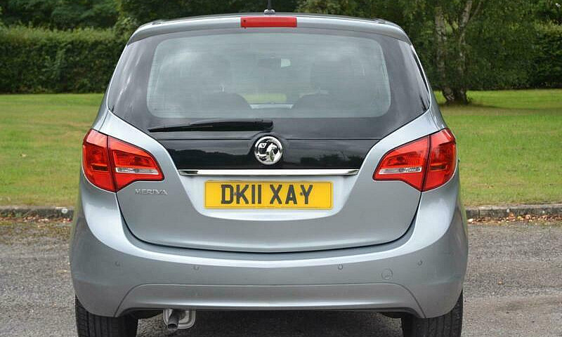 2011 (11) Vauxhall M...