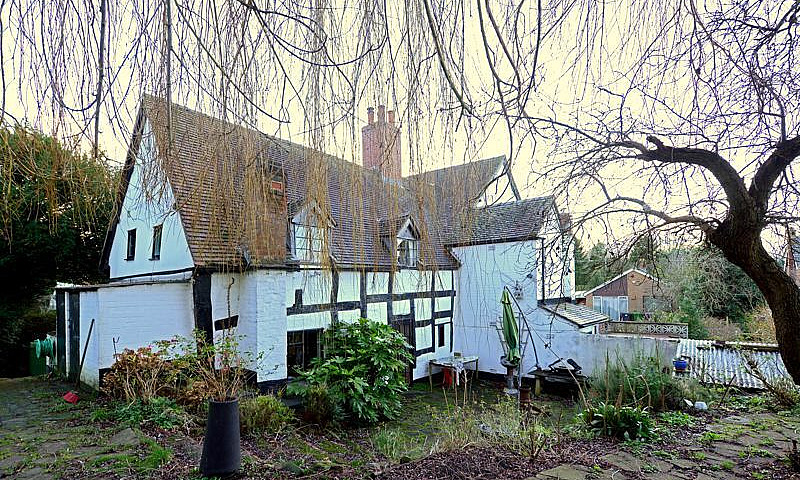 4 Bedroom House In A...