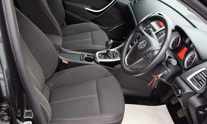 2011 Vauxhall Astra ...