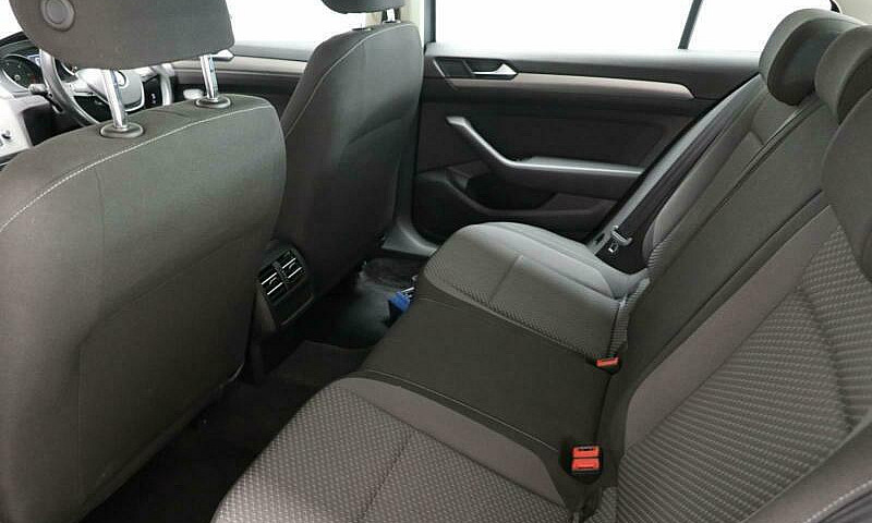 2017 Volkswagen Pass...