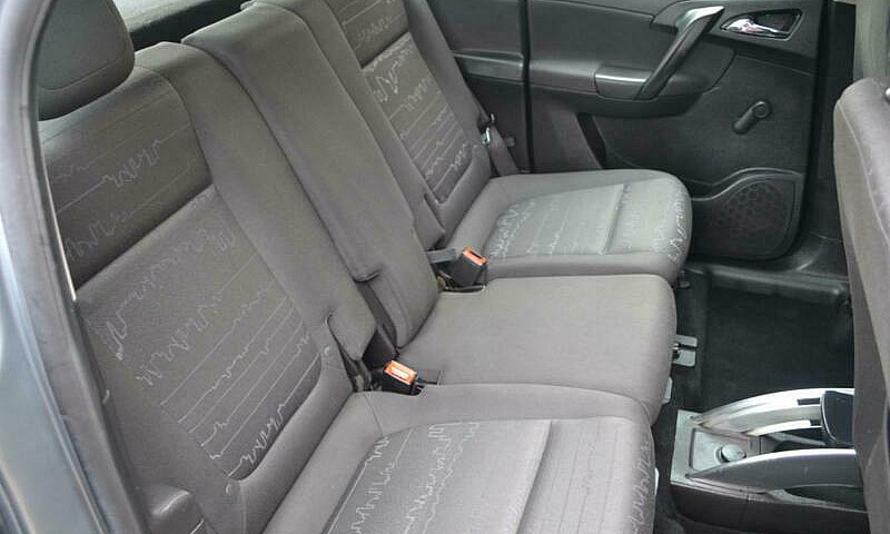 2011 (11) Vauxhall M...