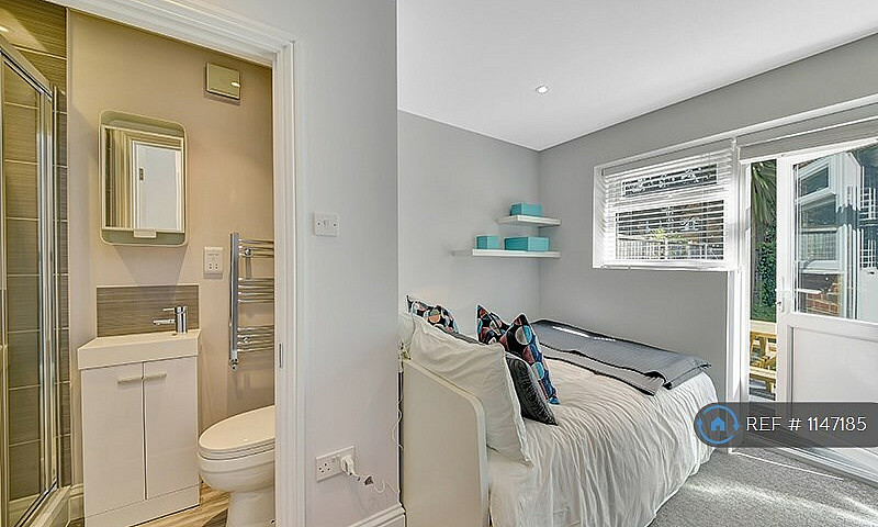 1 Bedroom In Waterba...