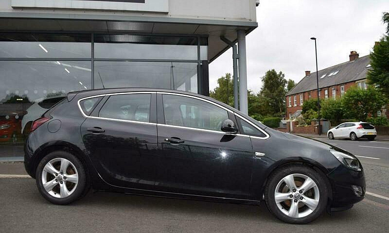 2011 Vauxhall Astra ...