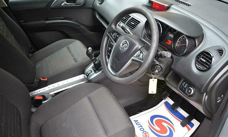 2011 (11) Vauxhall M...