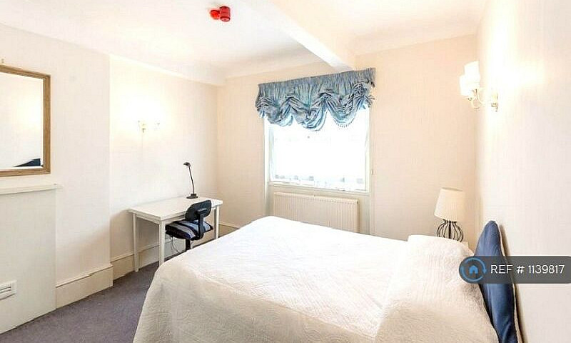 2 Bedroom Flat In Gl...