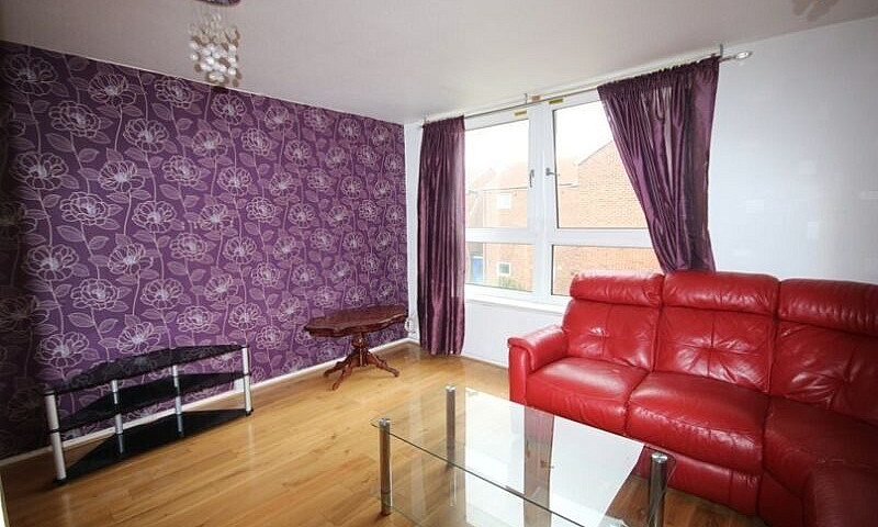 Large Clean 3 Bedroo...