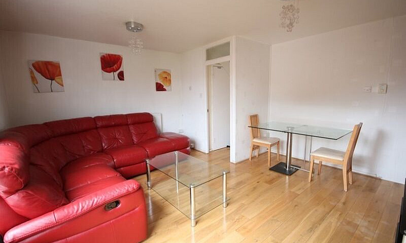 Large Clean 3 Bedroo...