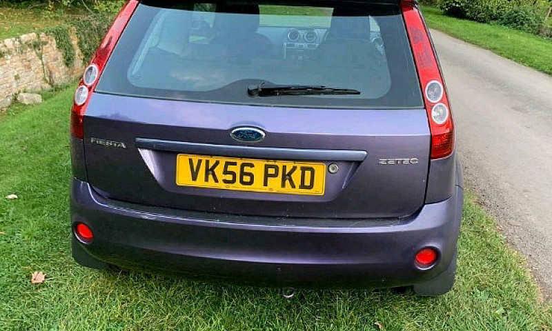 Ford Fiesta 1.2 Petr...