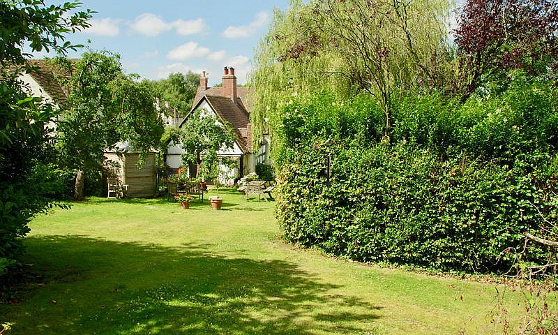 4 Bedroom House In A...