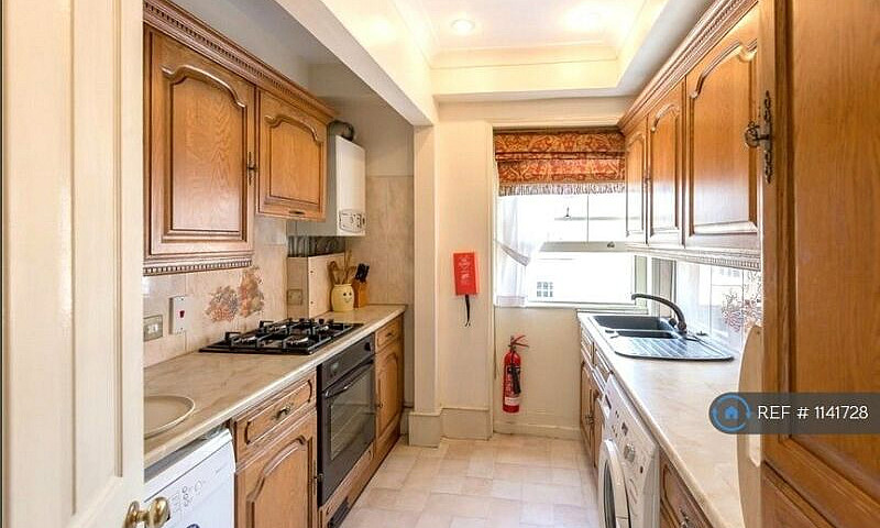 1 Bedroom Flat In Gl...