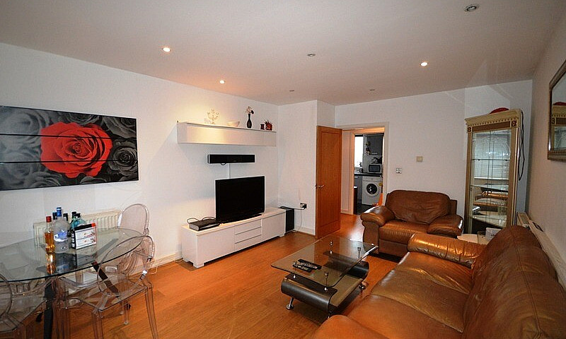*Spacious Three Bedr...